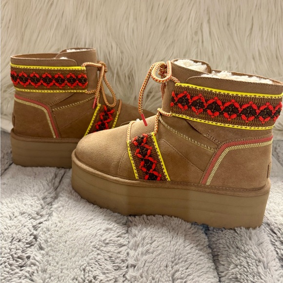 Ugg’s ❤️ - Picture 5 of 8